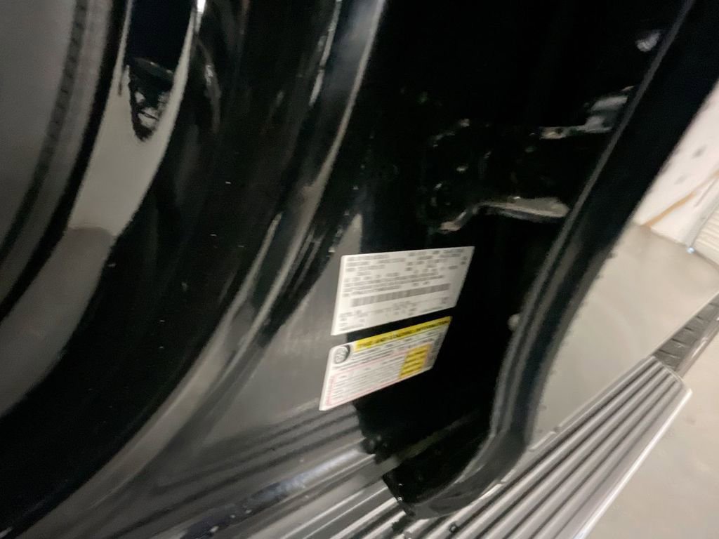 Used 2021 Ford Expedition XLT image 34