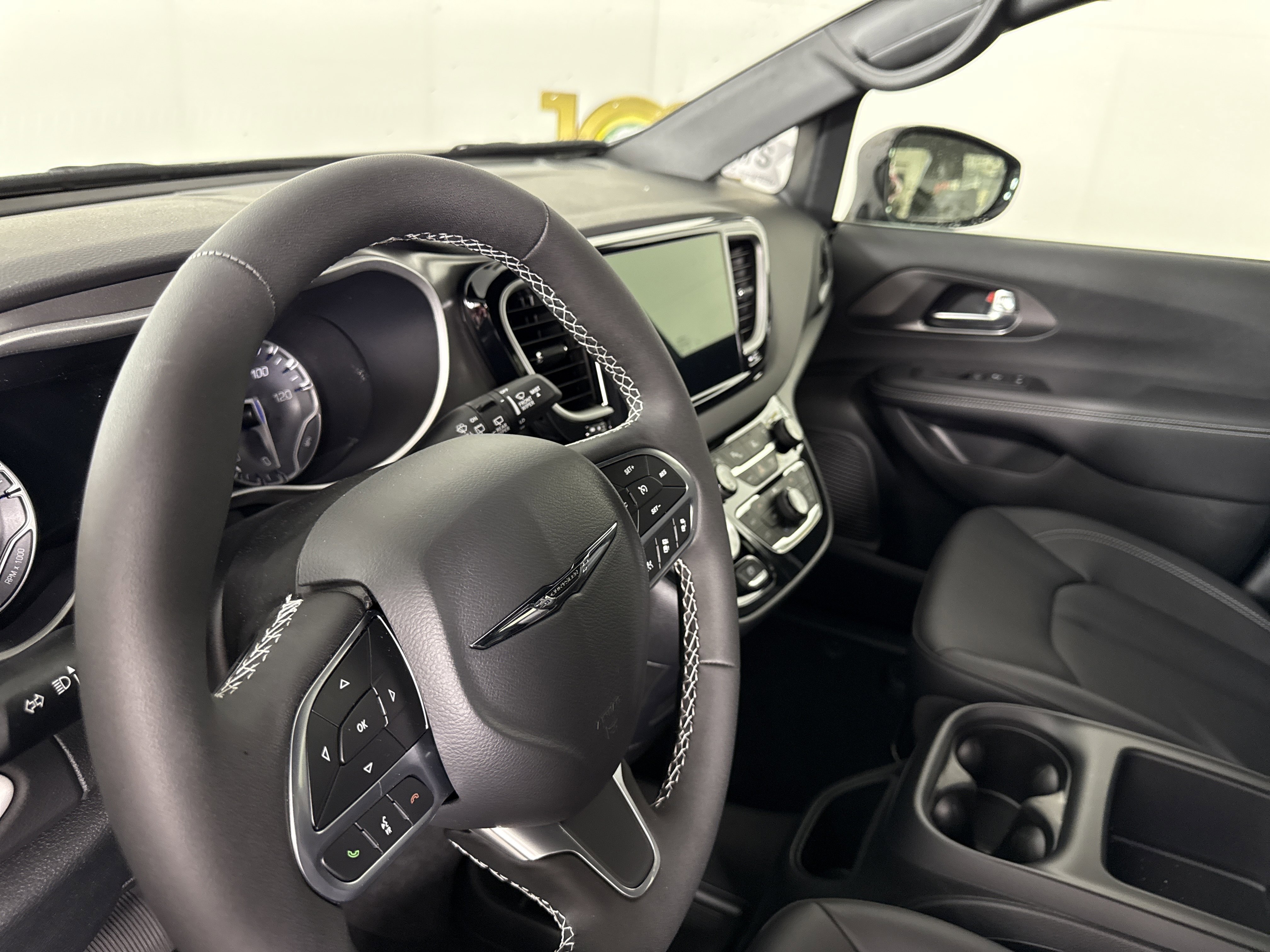 New 2026 Chrysler Voyager LX image 30