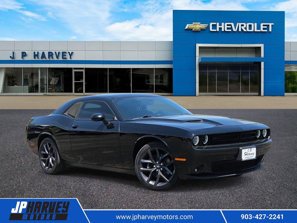 Used 2020 Dodge Challenger SXT w/ Plus Package RWD image 1