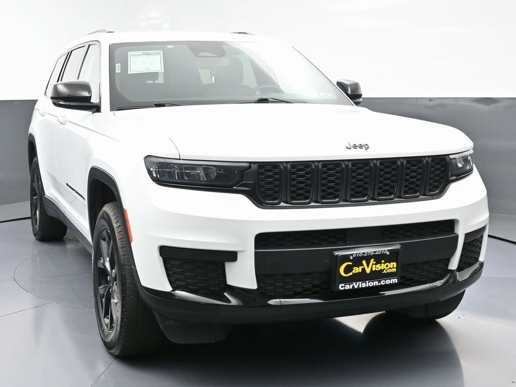 Used 2024 Jeep Grand Cherokee L Laredo image 4