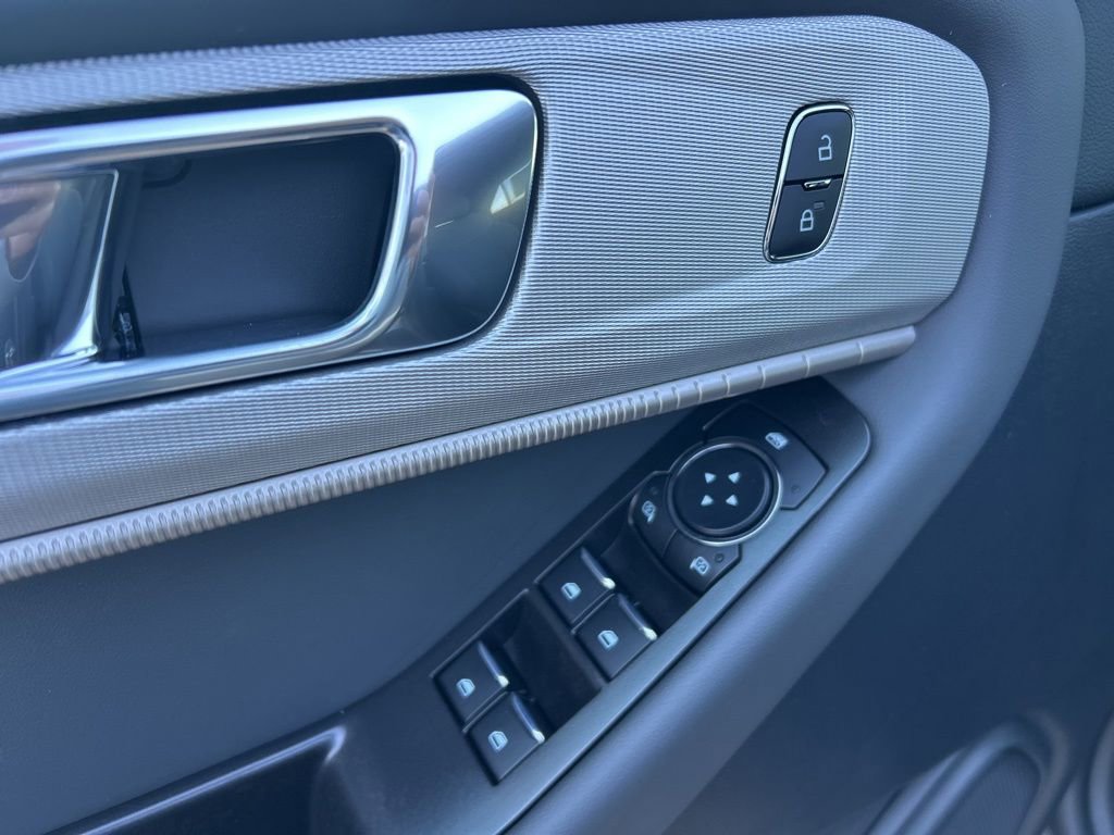 New 2026 Ford Explorer Active image 23
