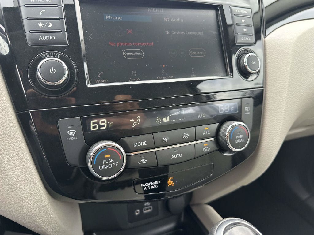 Used 2020 Nissan Rogue Sport SV AWD/4WD image 21