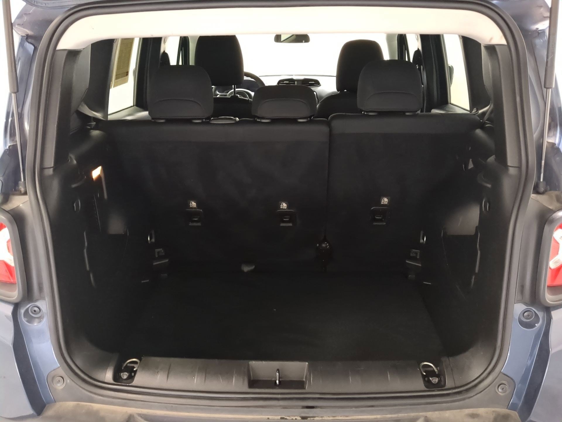 Certified 2023 Jeep Renegade Altitude image 21