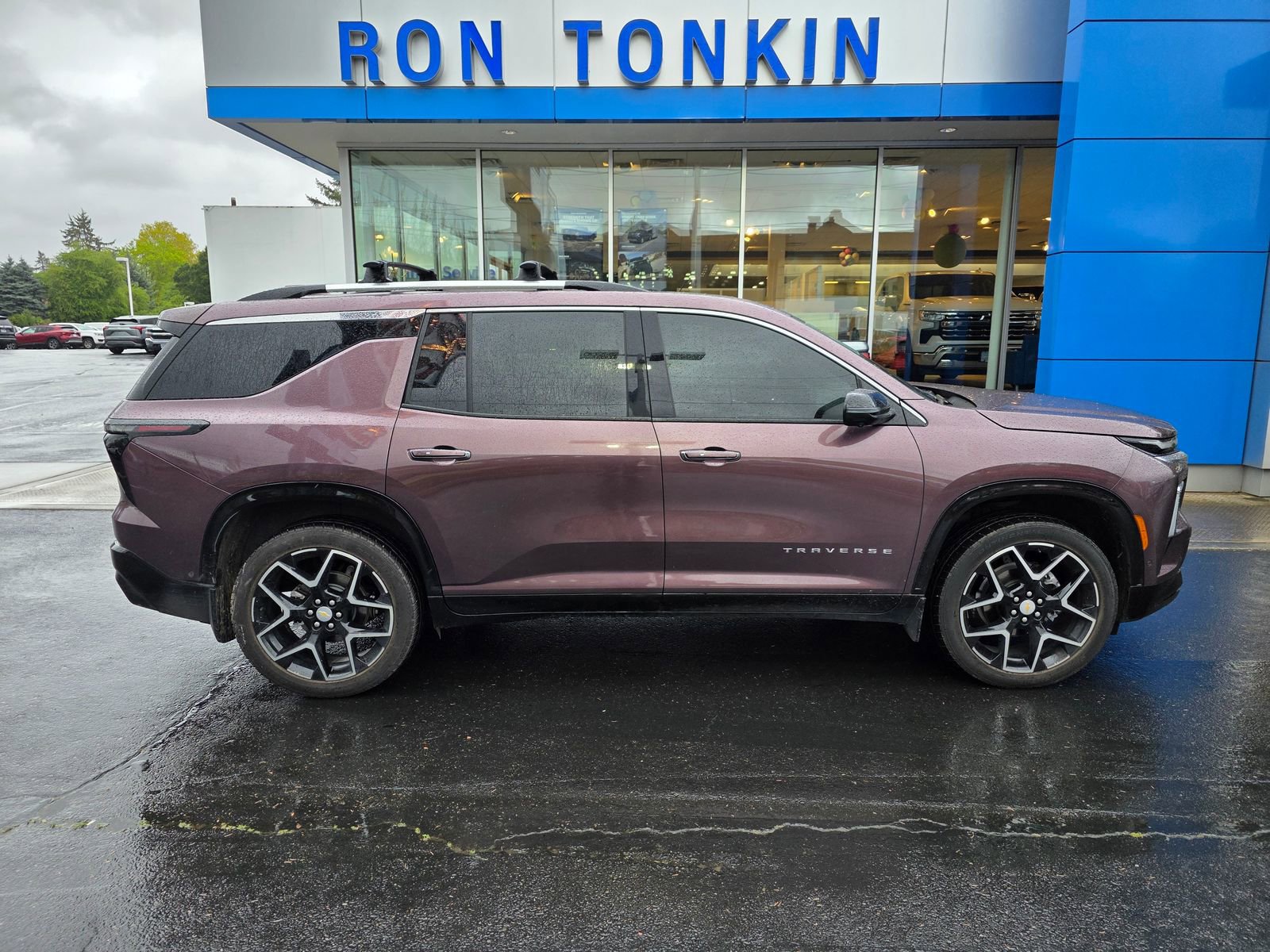 Used 2025 Chevrolet Traverse High Country w/ LPO, Floor Liner Package FWD image 4