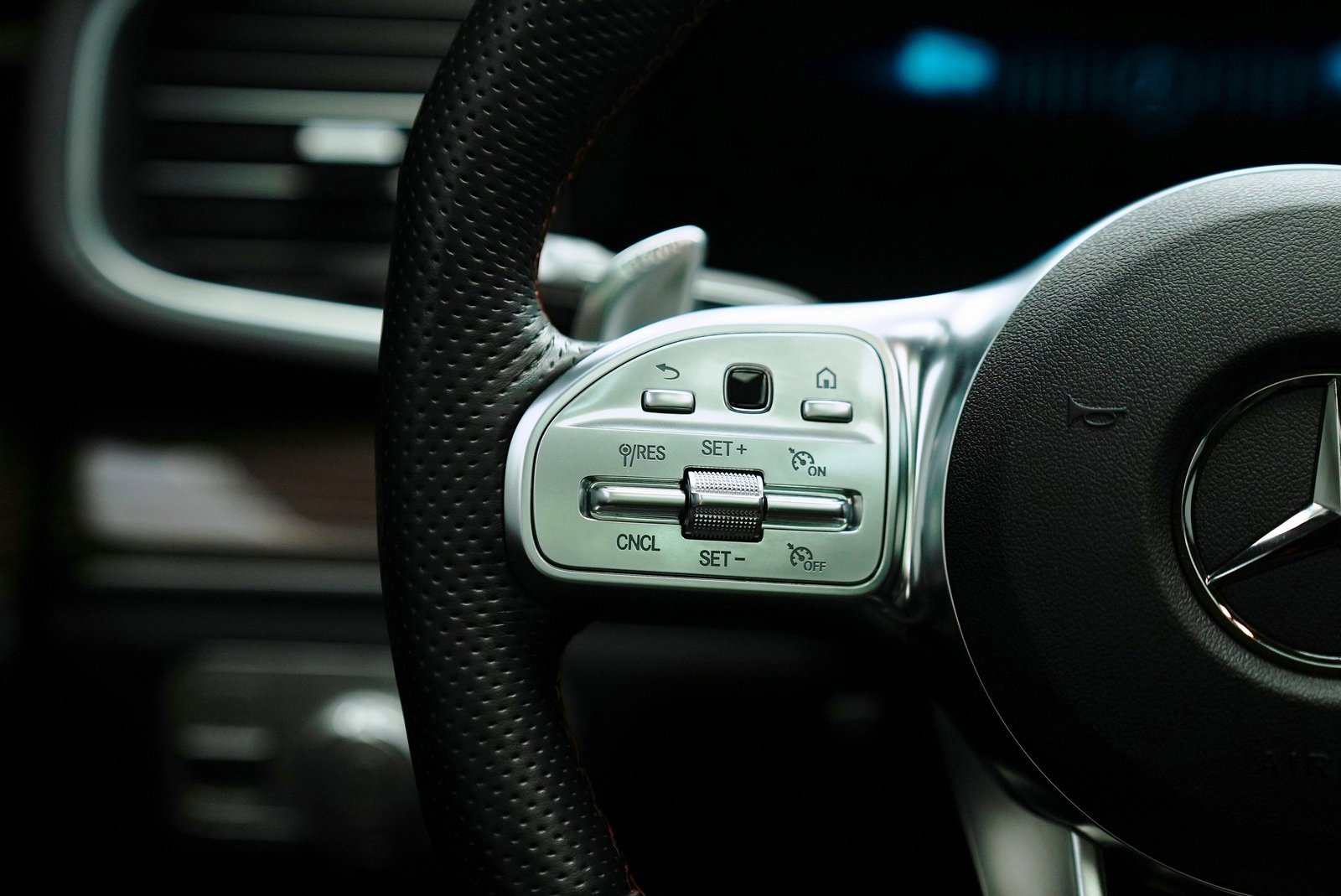 Used 2023 Mercedes-Benz GLE 53 AMG 4MATIC image 34