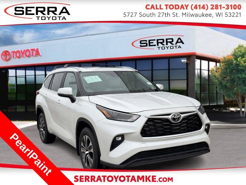 Used 2023 Toyota Highlander XLE AWD/4WD image 1