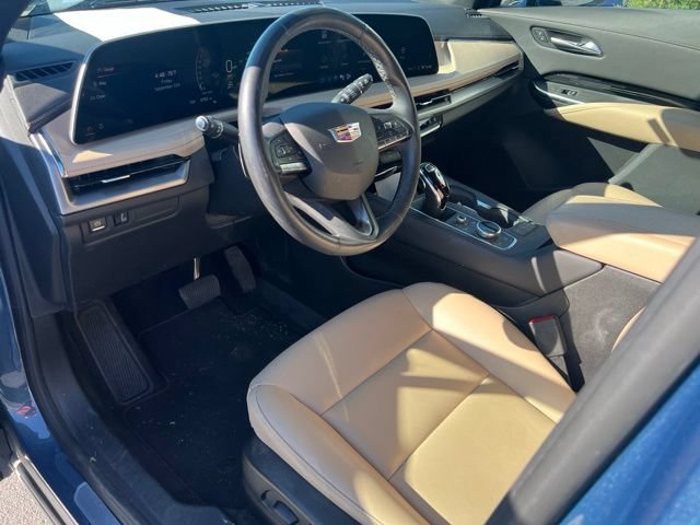 Certified 2024 Cadillac XT4 Luxury FWD image 9