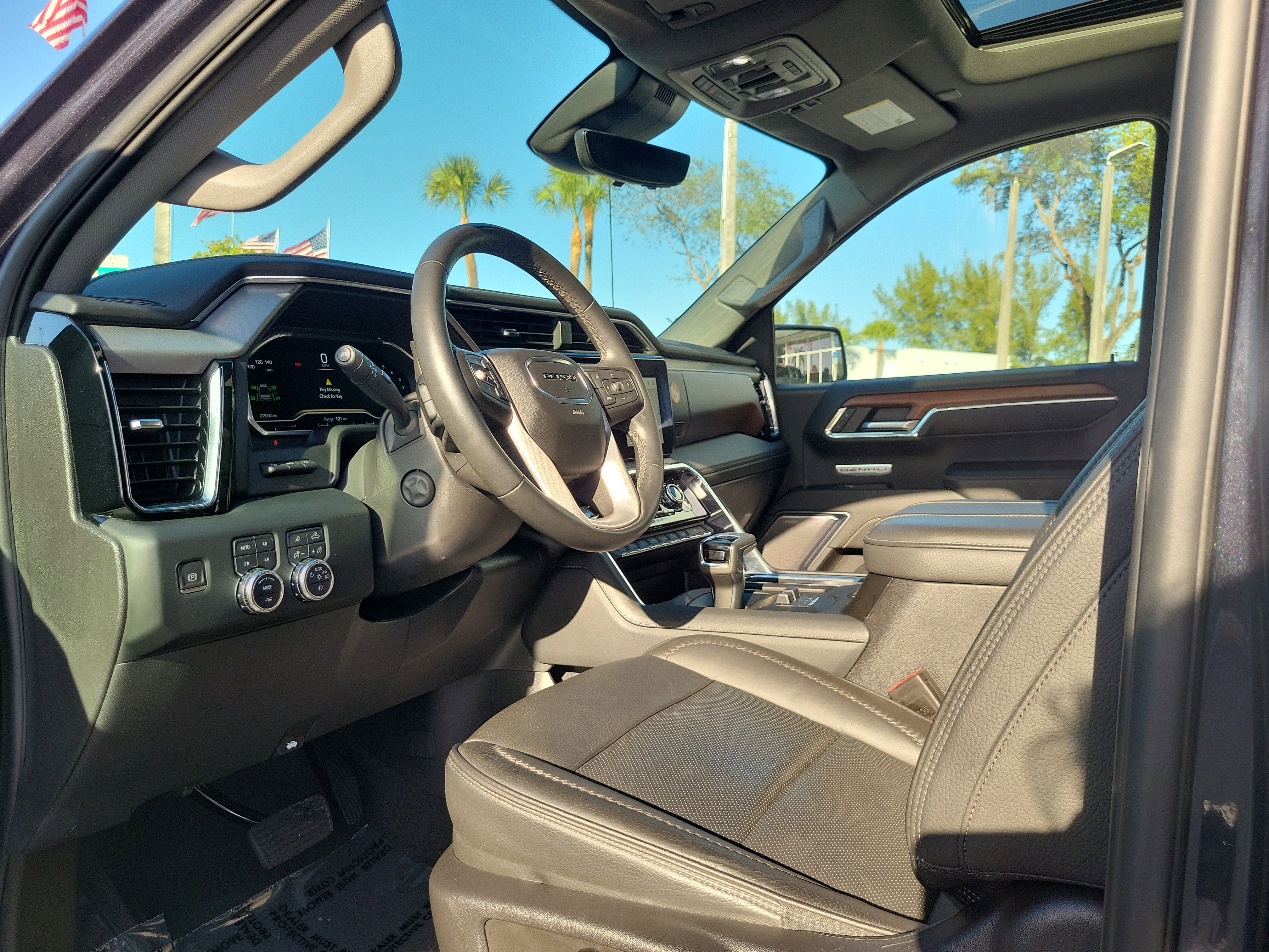 Used 2023 GMC Sierra 1500 Denali w/ Denali Reserve Package image 9