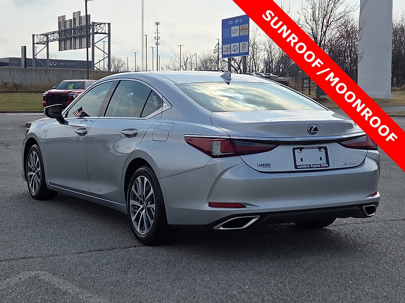 Used 2023 Lexus ES 350 image 4