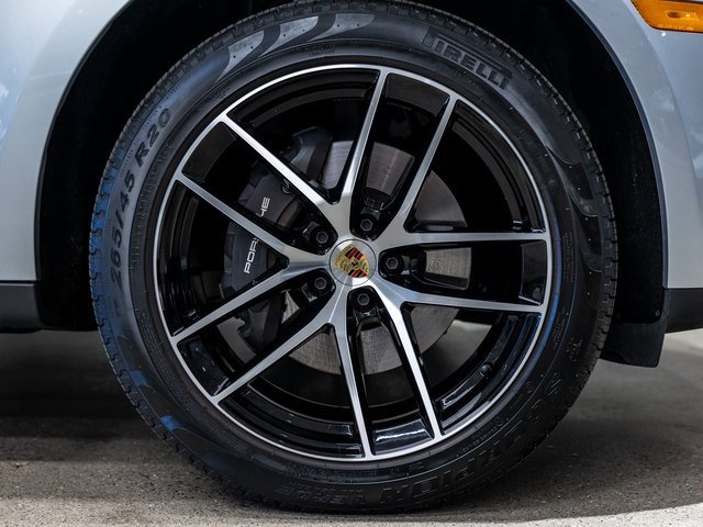 Certified 2025 Porsche Macan image 19