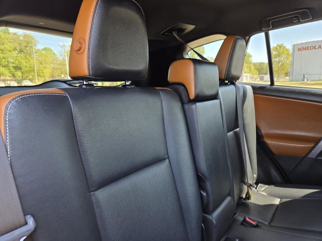 Used 2018 Toyota RAV4 SE w/ Power Extra Value Package FWD image 31