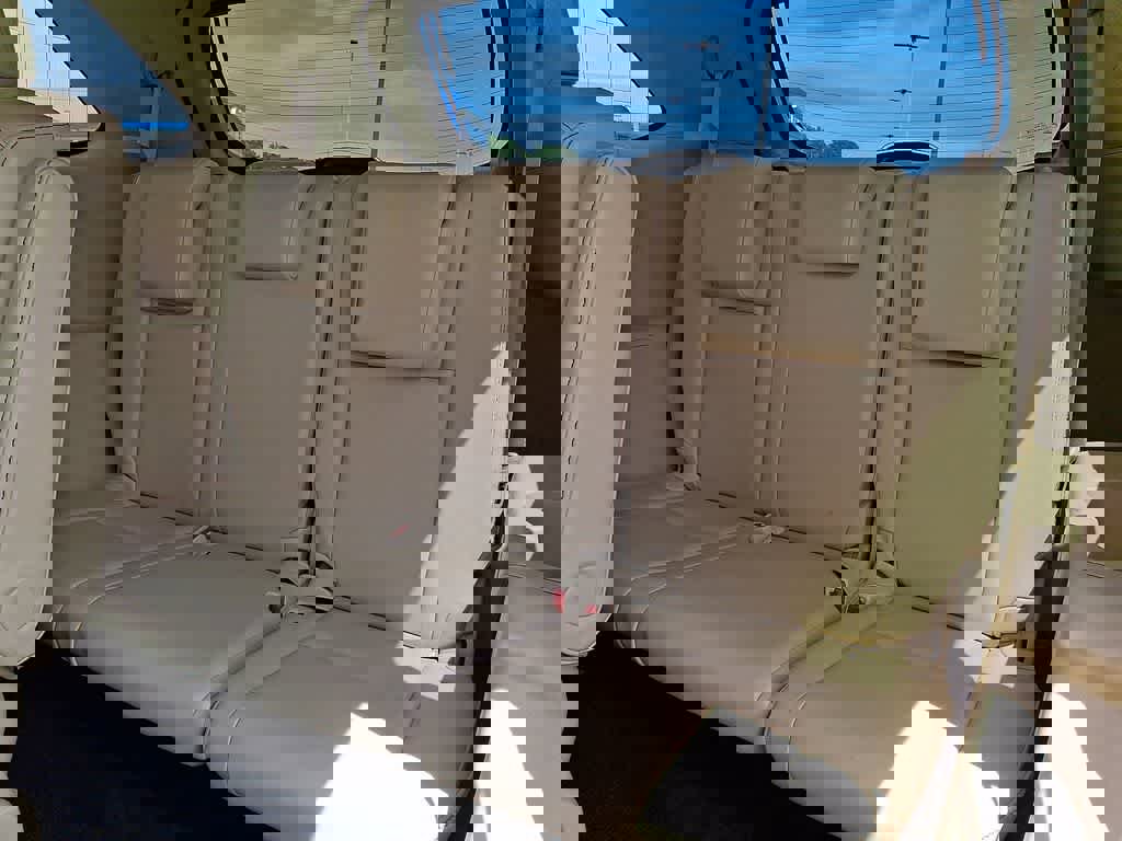 Used 2019 Toyota Highlander XLE image 11