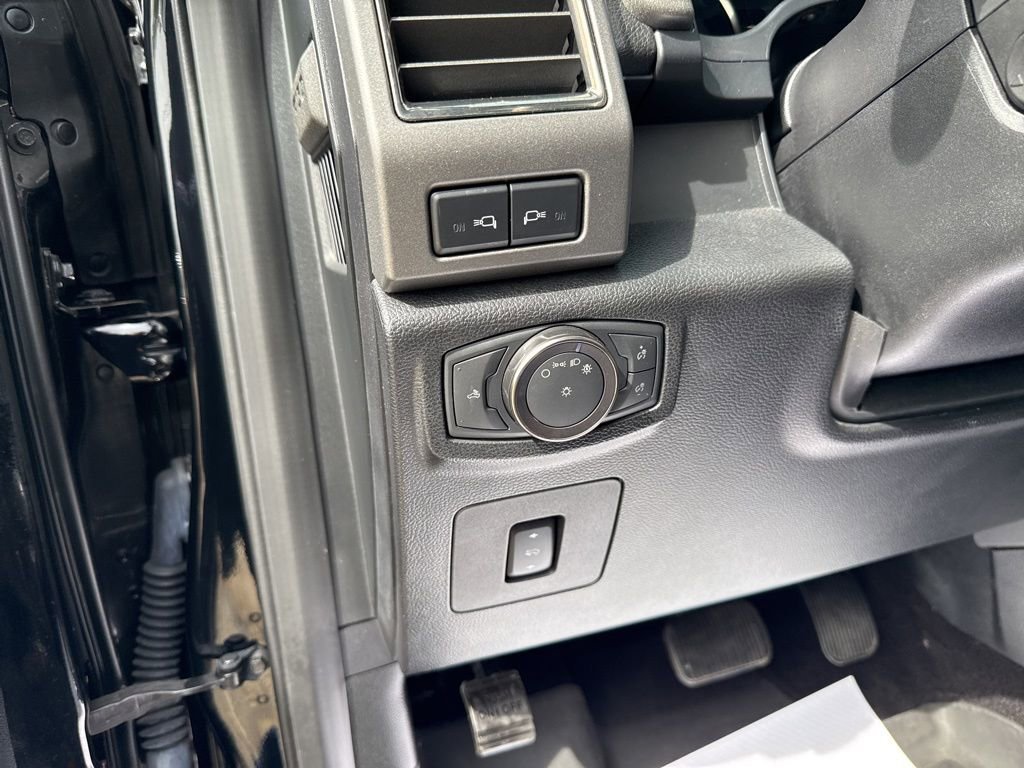 Used 2018 Ford F150 Raptor w/ Equipment Group 802A Luxury AWD/4WD image 32