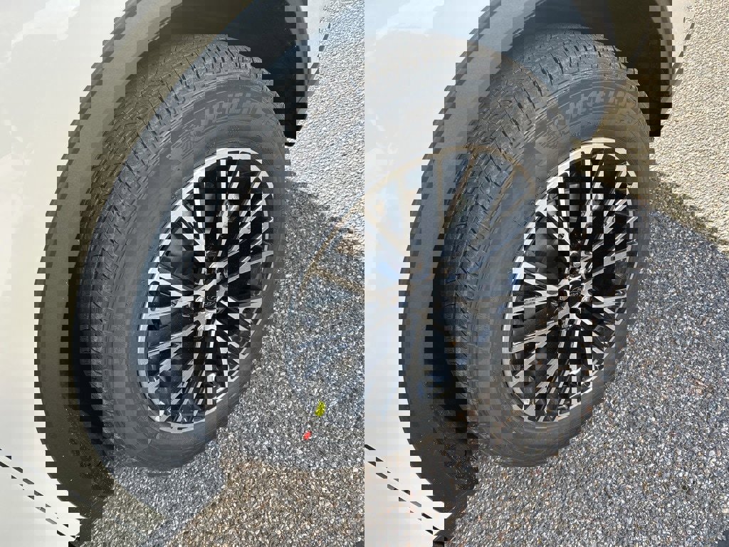 New 2025 Ford Escape SE image 12