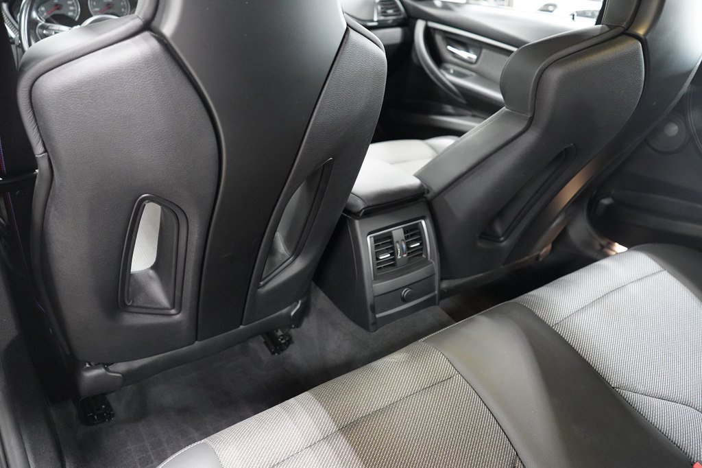 Used 2018 BMW M3 RWD image 16