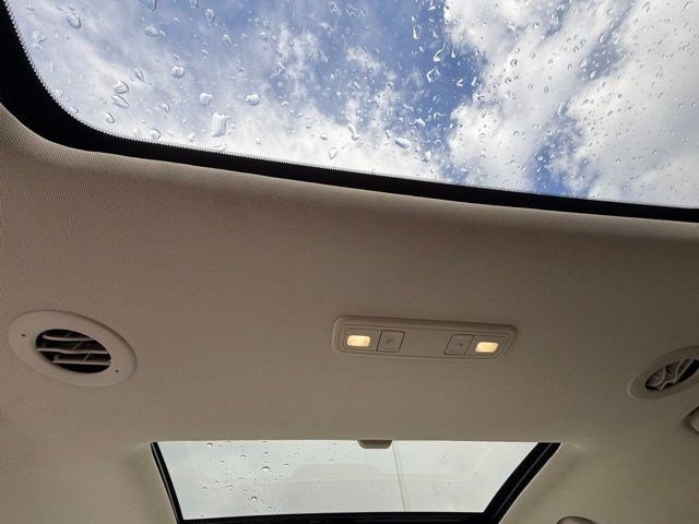 Used 2023 GMC Acadia Denali w/ Denali Ultimate Package image 19