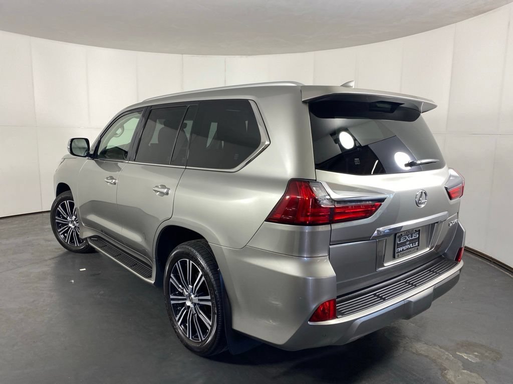 Used 2021 Lexus LX 570 4WD w/ Luxury Package image 11