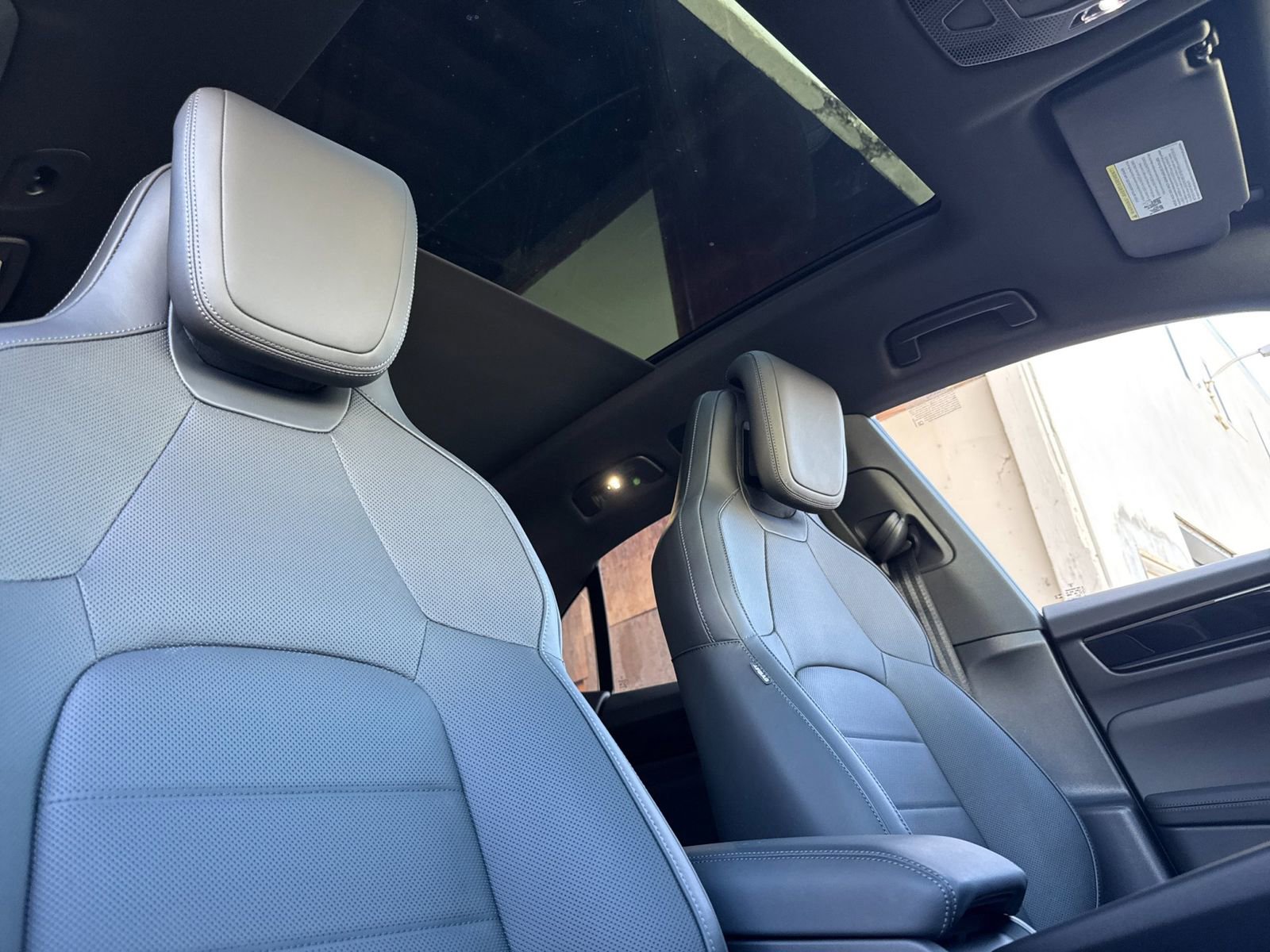 Certified 2025 Porsche Macan 4 Electric AWD/4WD image 19