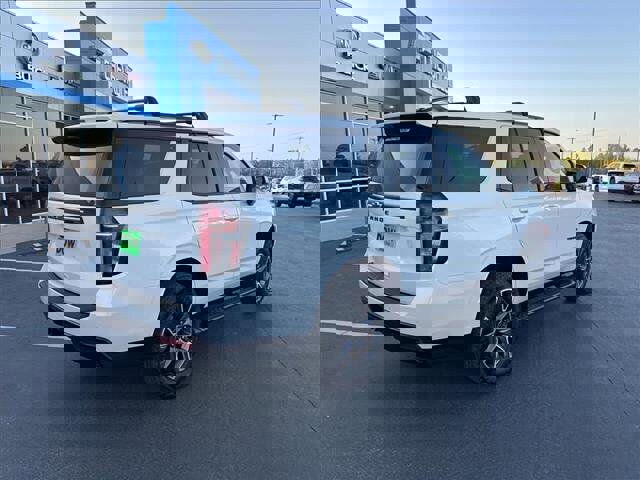 Used 2024 Chevrolet Tahoe Z71 w/ Luxury Package image 7