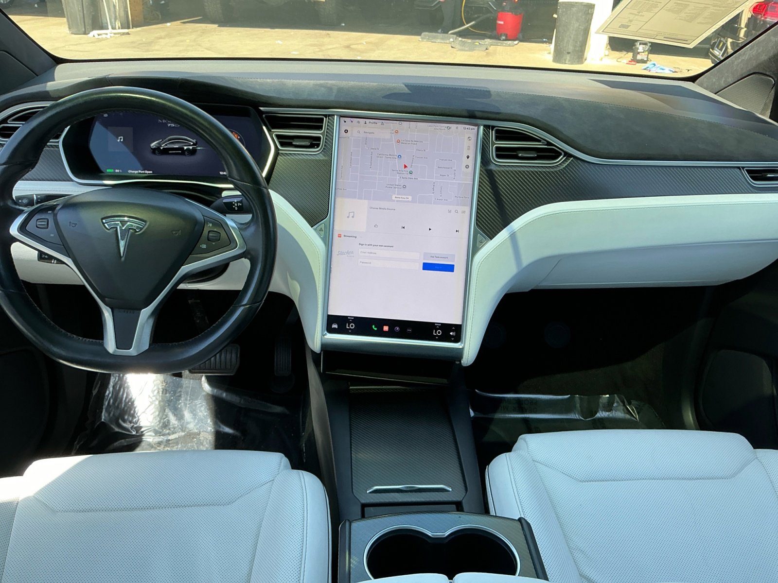 Used 2016 Tesla Model X 70D image 16