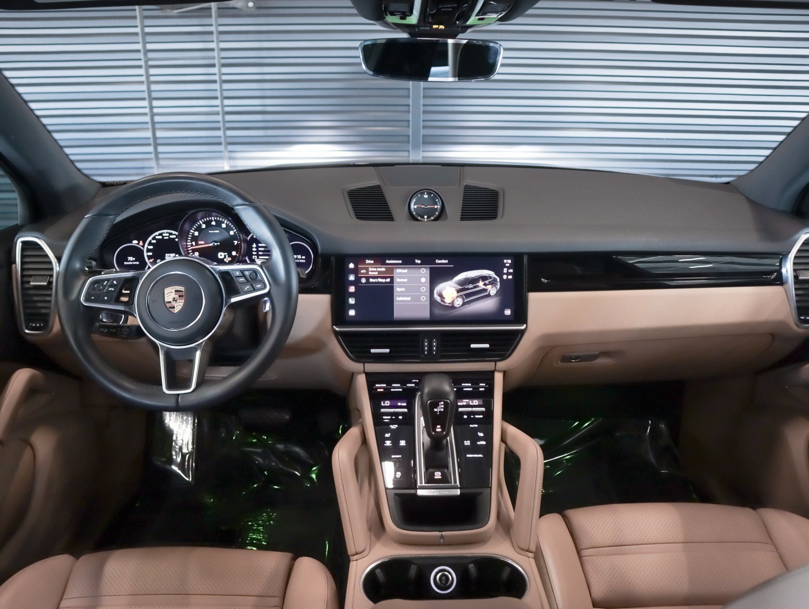 Certified 2023 Porsche Cayenne AWD/4WD image 14