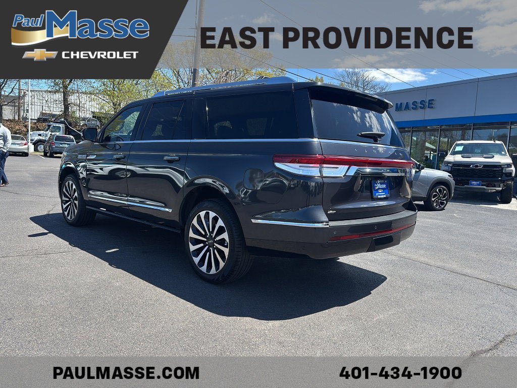 Used 2023 Lincoln Navigator L Reserve AWD/4WD image 5