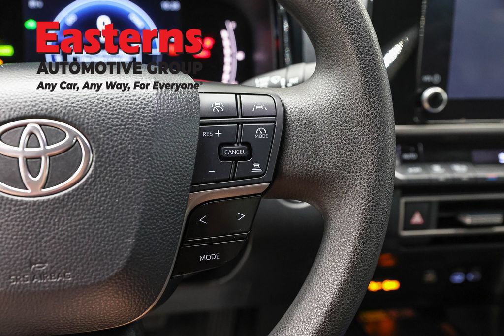 Used 2025 Toyota Camry LE FWD image 15