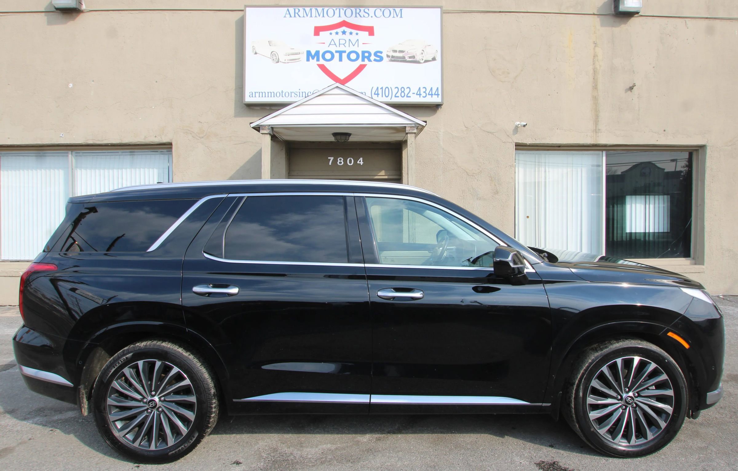 Used 2023 Hyundai Palisade Calligraphy image 4