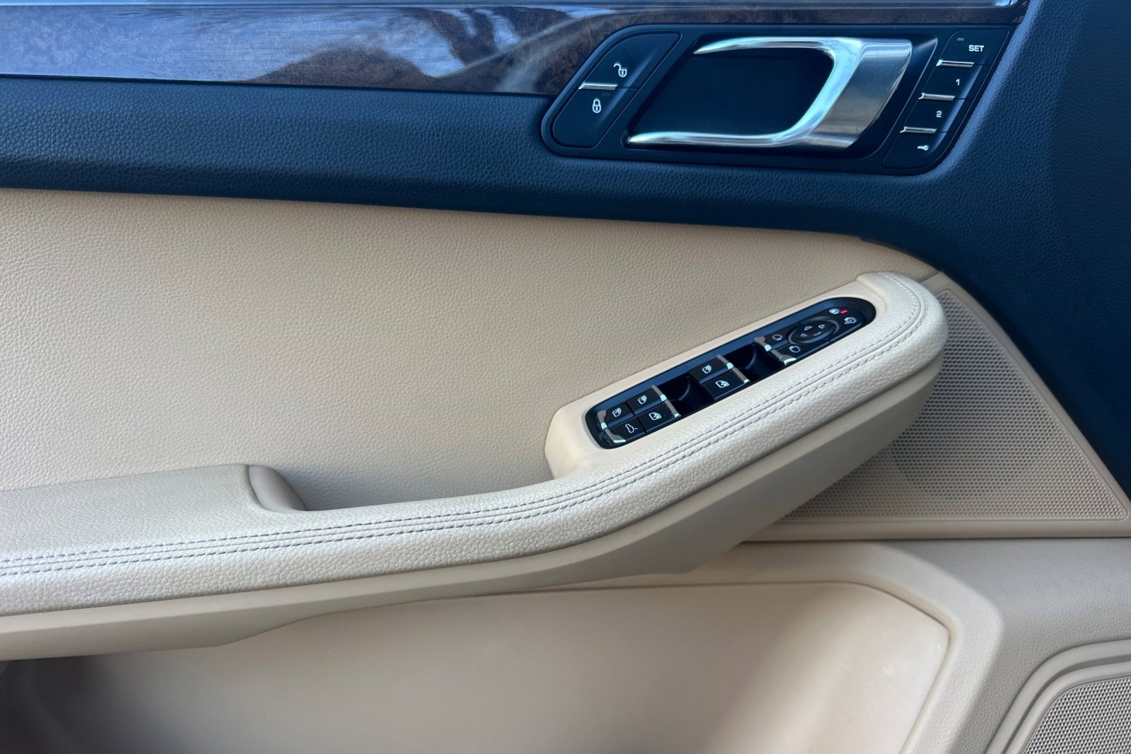 Used 2018 Porsche Macan Sport Edition image 12