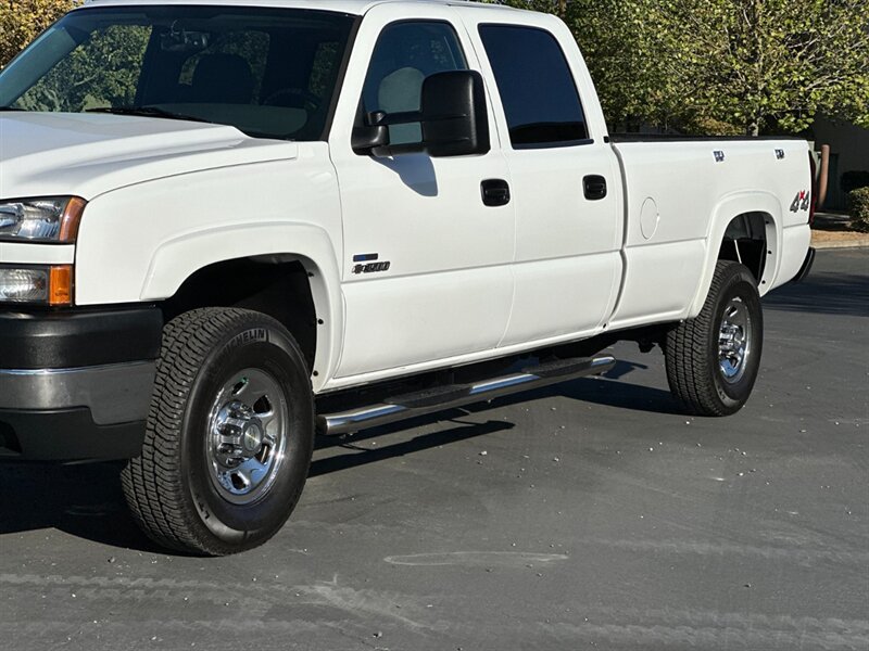Used 2007 Chevrolet Silverado 3500 LT w/ Heavy-Duty Power Package AWD/4WD image 9