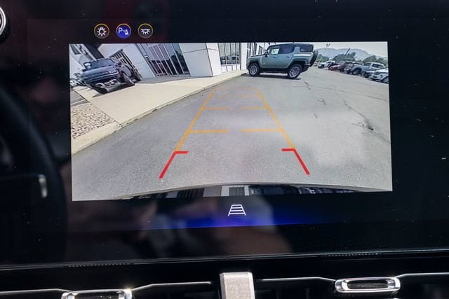 Used 2025 Chevrolet Equinox LT AWD/4WD image 9