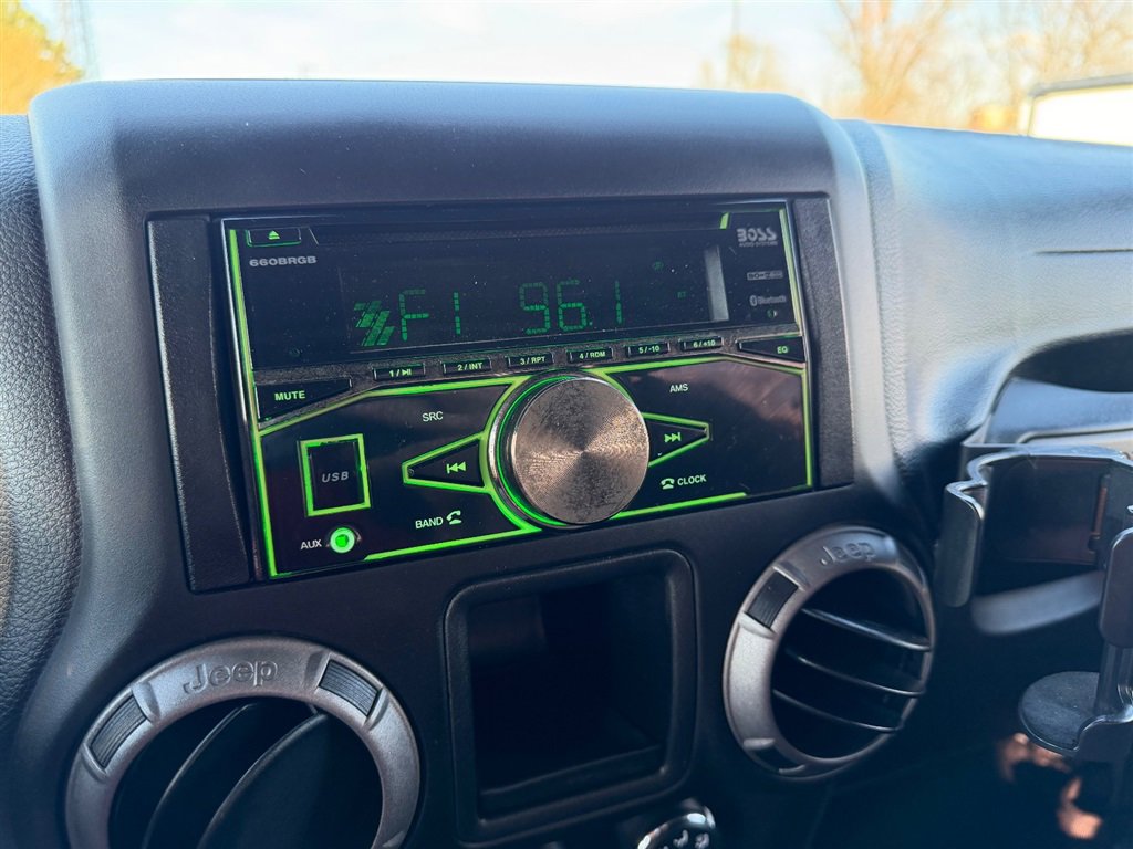 Used 2015 Jeep Wrangler Sport image 24