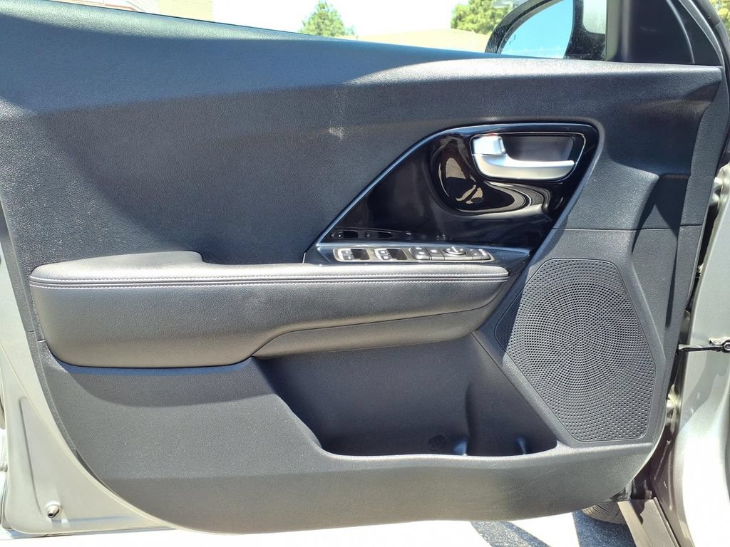Certified 2022 Kia Niro EX FWD image 21