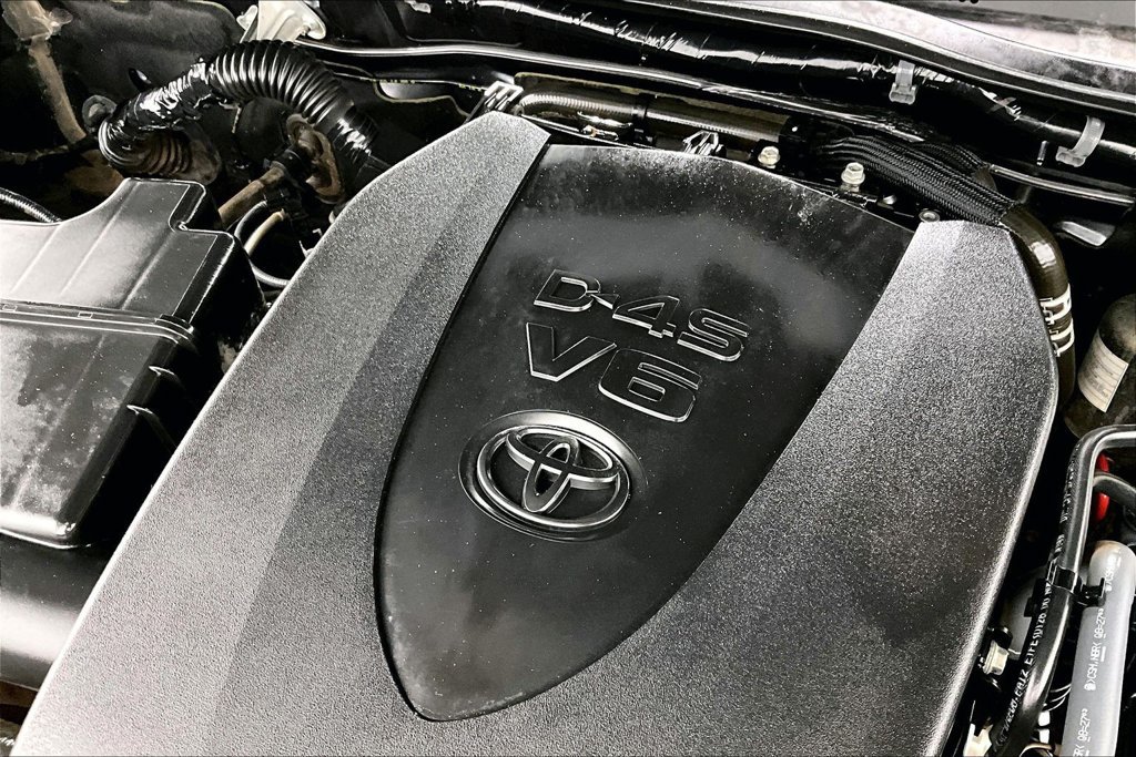 Used 2020 Toyota Tacoma TRD Off-Road AWD/4WD image 39