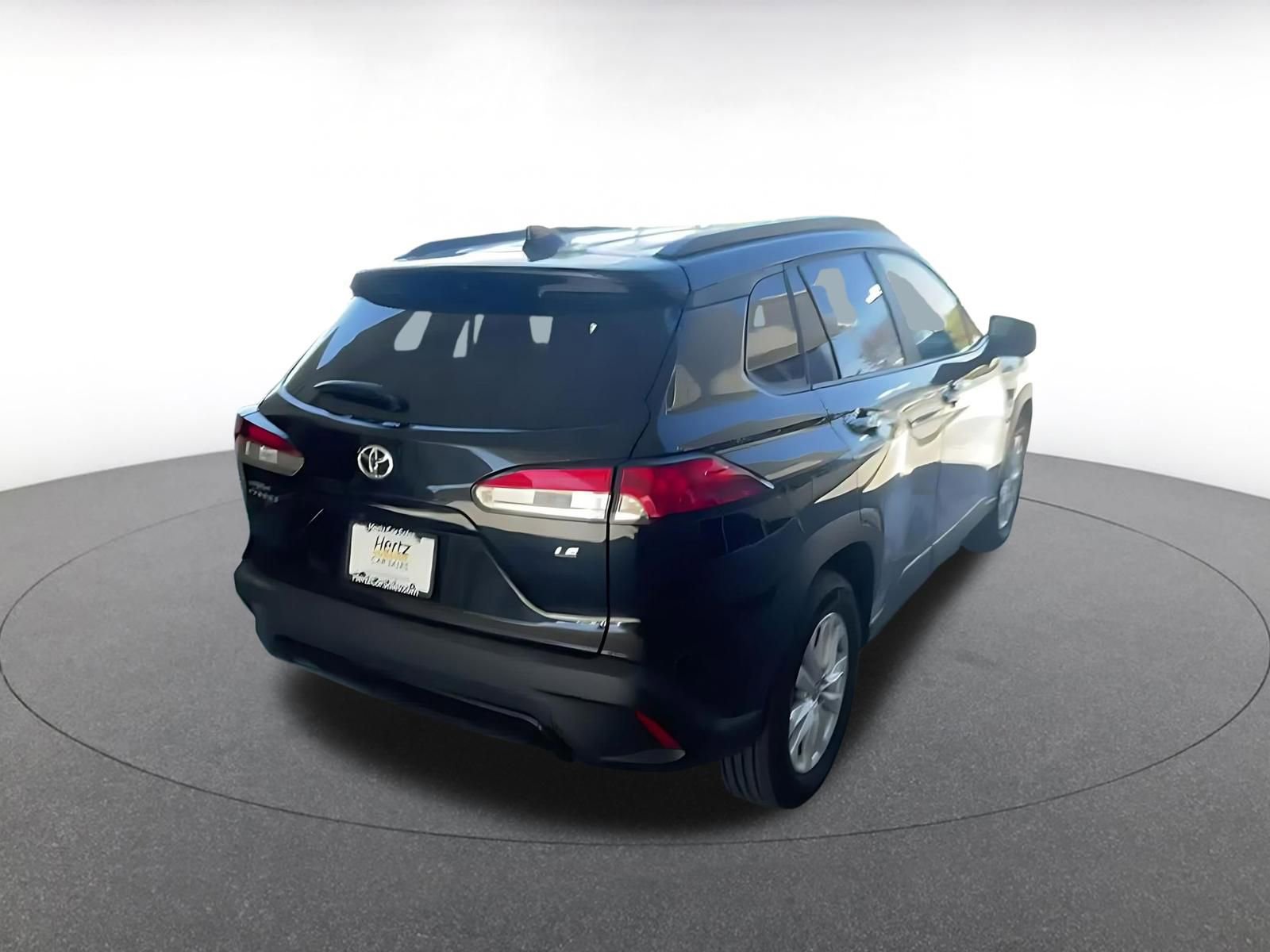 Used 2025 Toyota Corolla Cross LE FWD image 14