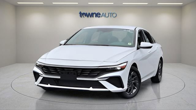 Used 2024 Hyundai Elantra SEL FWD image 10