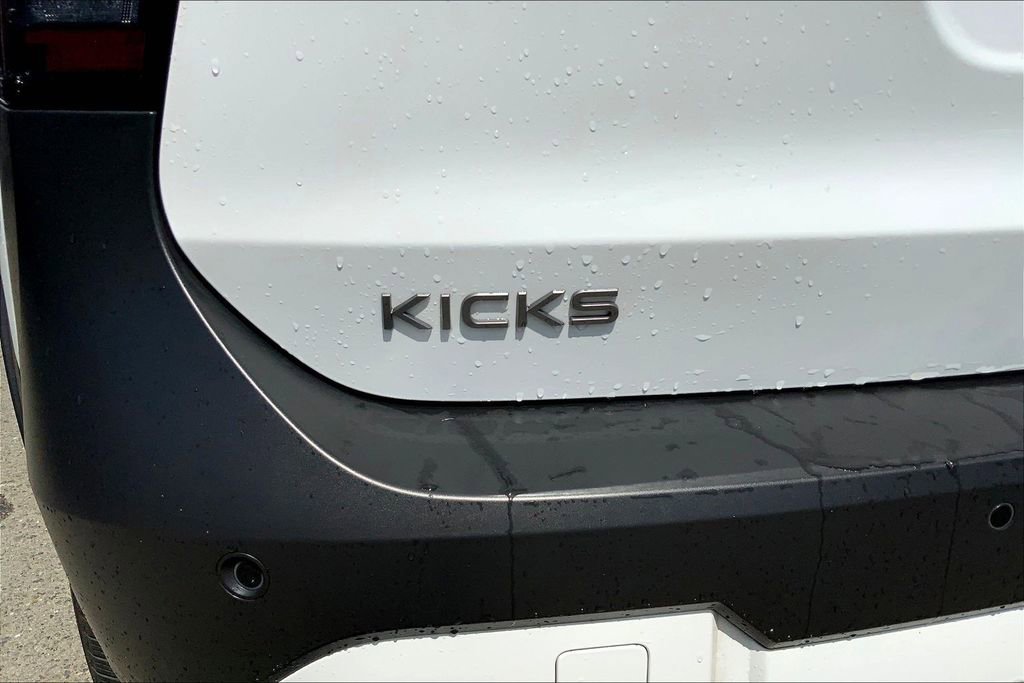Used 2025 Nissan Kicks SV image 22