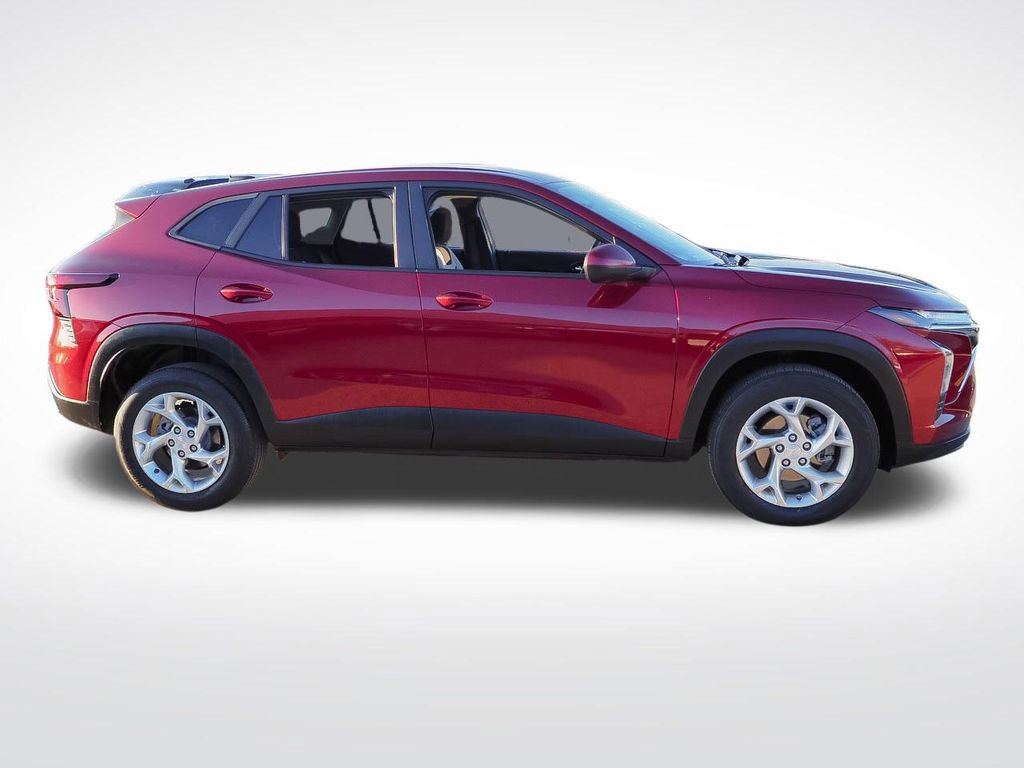 Certified 2024 Chevrolet Trax LS w/ LS Convenience Package image 8