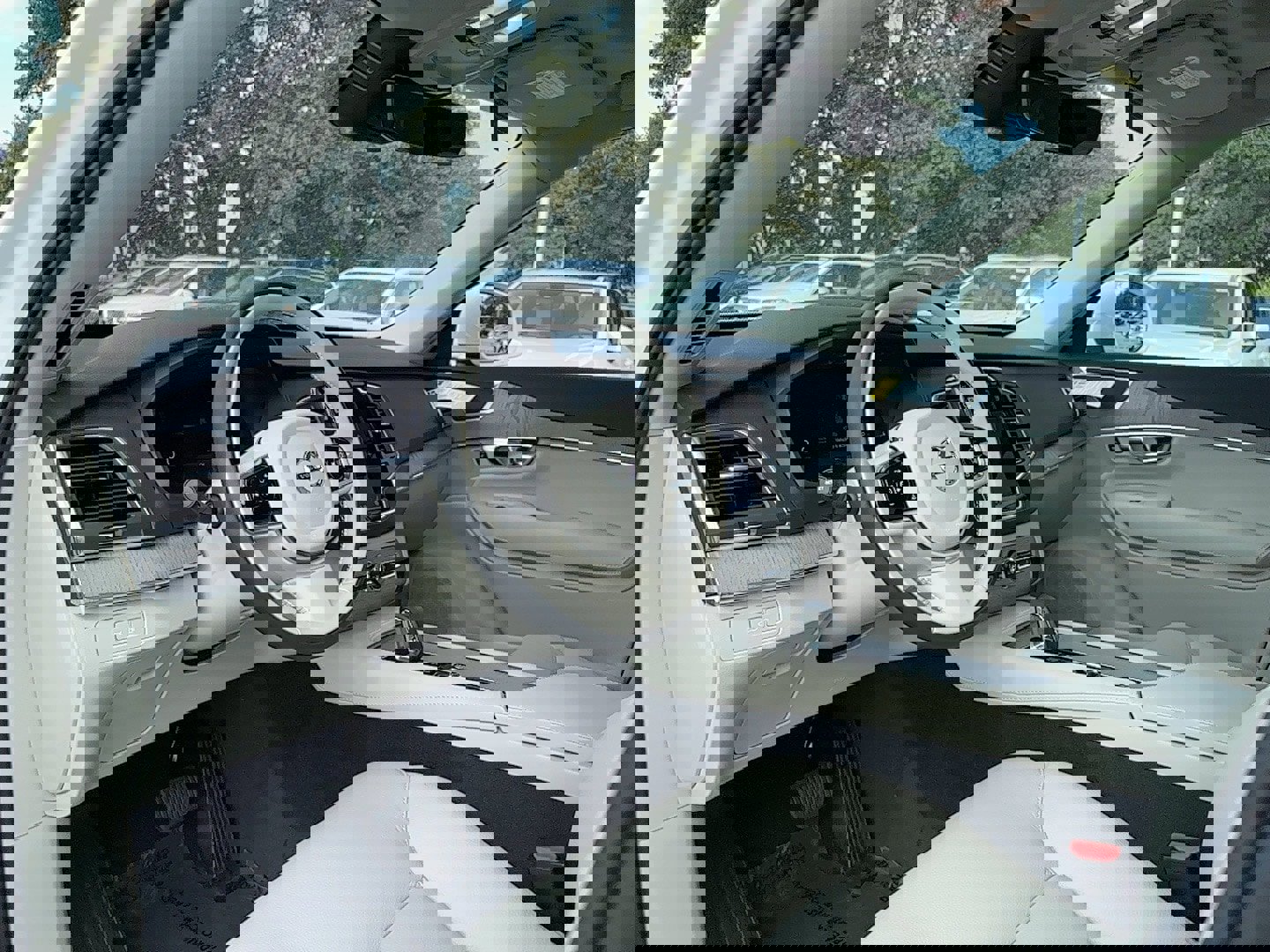 New 2025 Volvo XC90 T8 Core w/ Protection Package Premier image 14