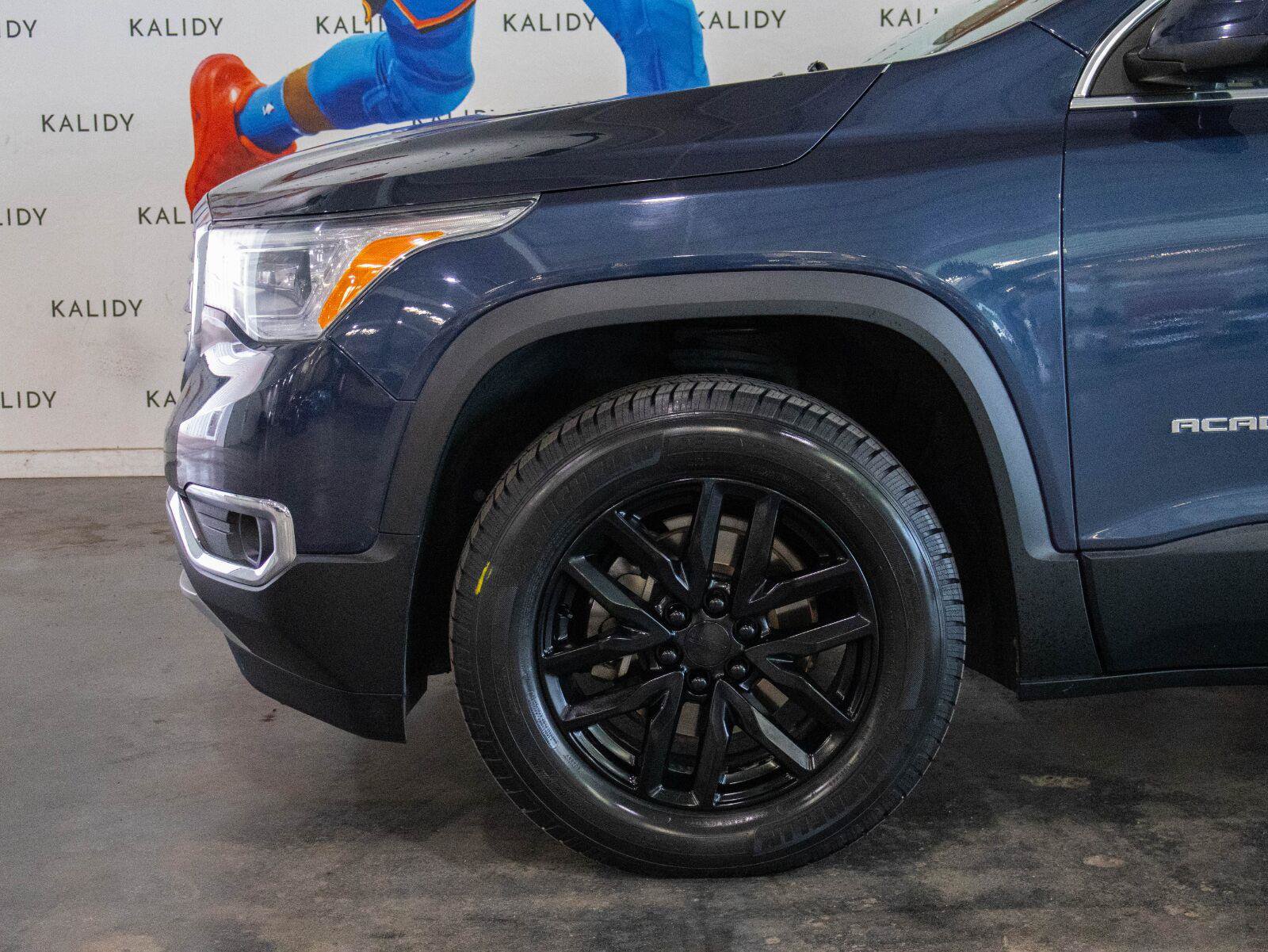 Used 2019 GMC Acadia SLT AWD/4WD image 16