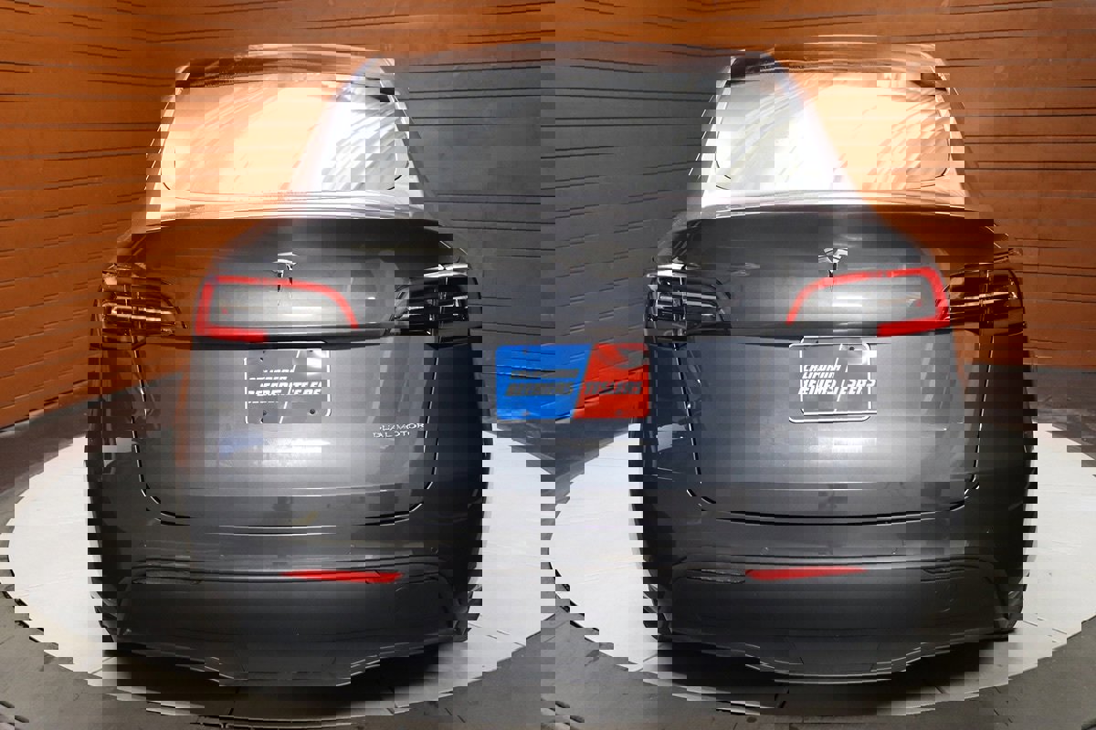 Used 2023 Tesla Model Y Long Range image 10