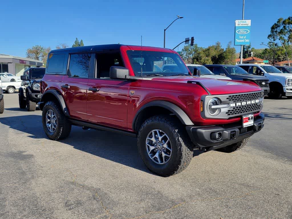 Used 2025 Ford Bronco Badlands image 8