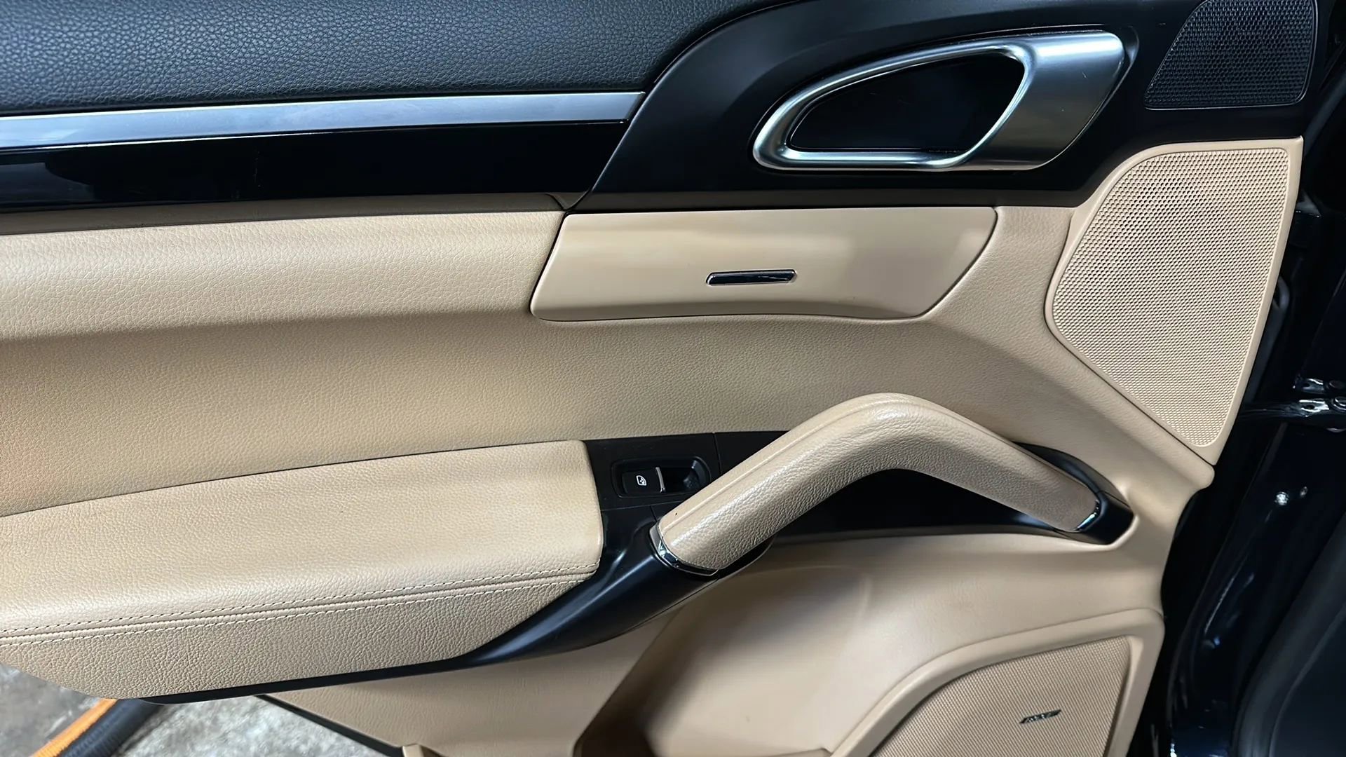 Used 2017 Porsche Cayenne S image 12