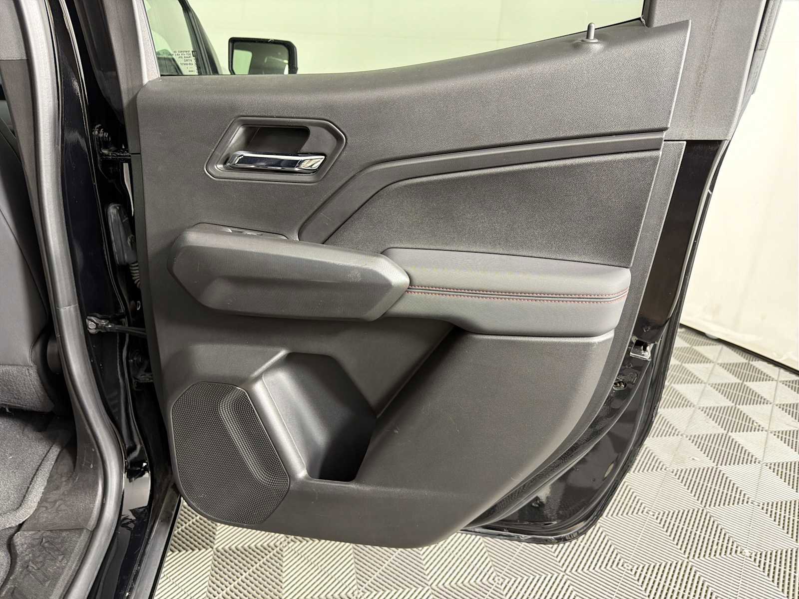 Certified 2024 Chevrolet Colorado Z71 w/ Z71 Convenience Package 2 image 14