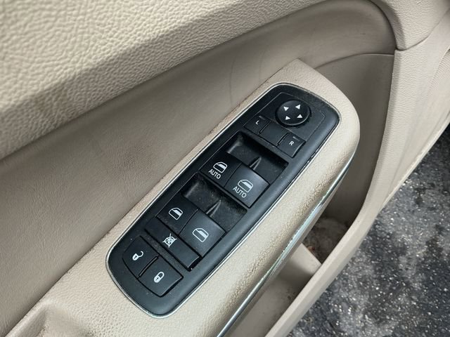 Used 2012 Chrysler 300 Limited AWD/4WD image 12