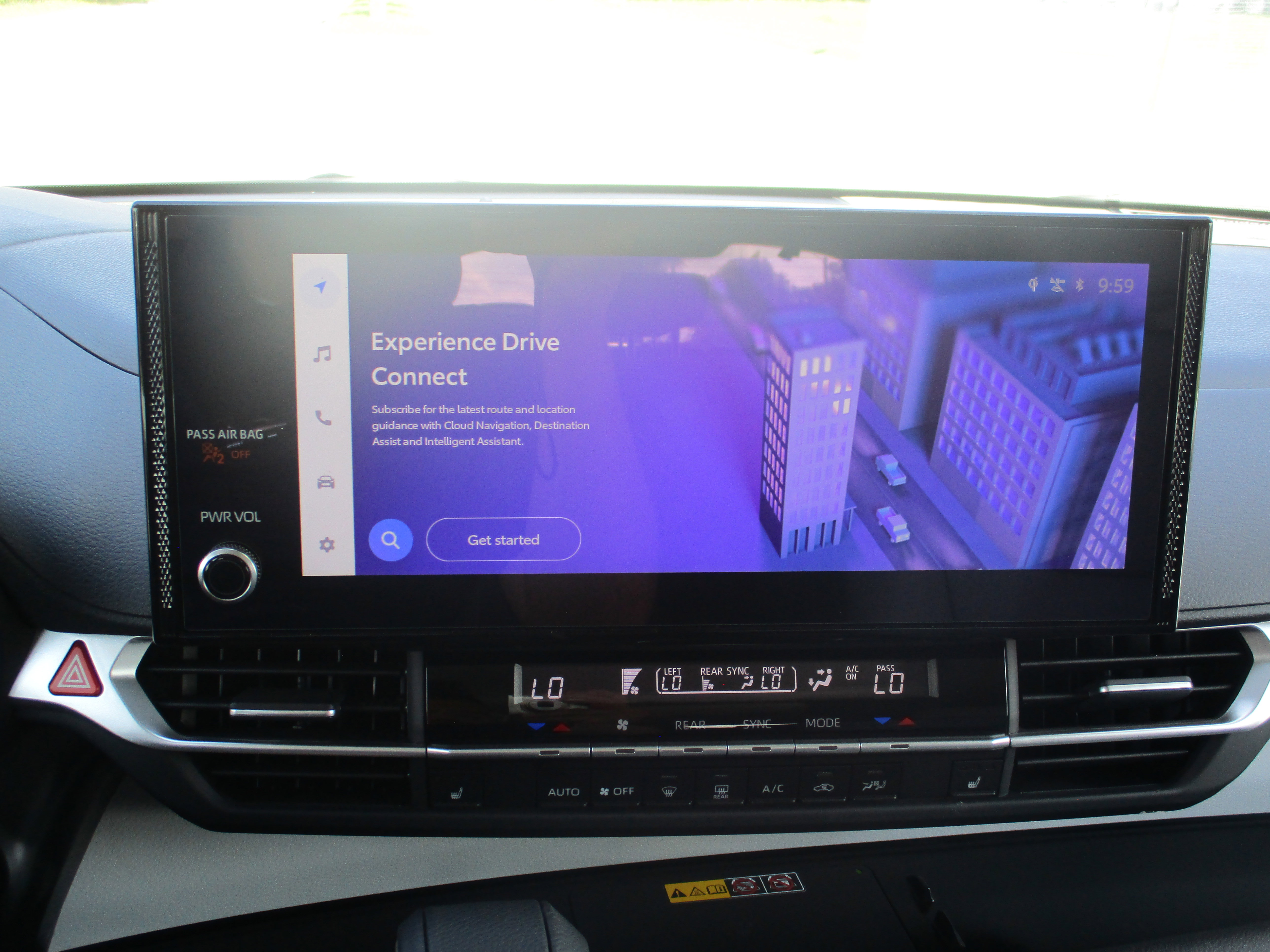 Used 2026 Toyota Sienna XLE FWD image 18