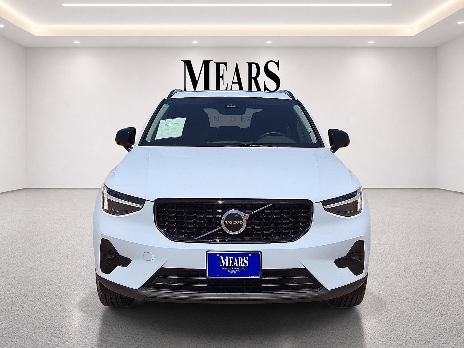 Used 2026 Volvo XC40 B5 Plus AWD/4WD image 9