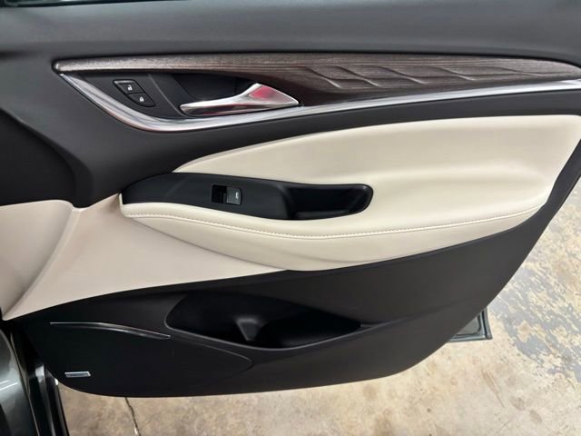 Used 2024 Buick Enclave Avenir w/ Avenir Technology Package AWD/4WD image 22