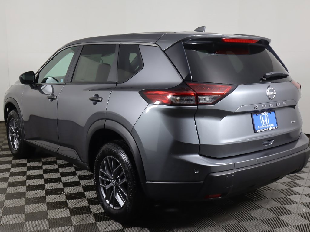 Used 2024 Nissan Rogue S image 6