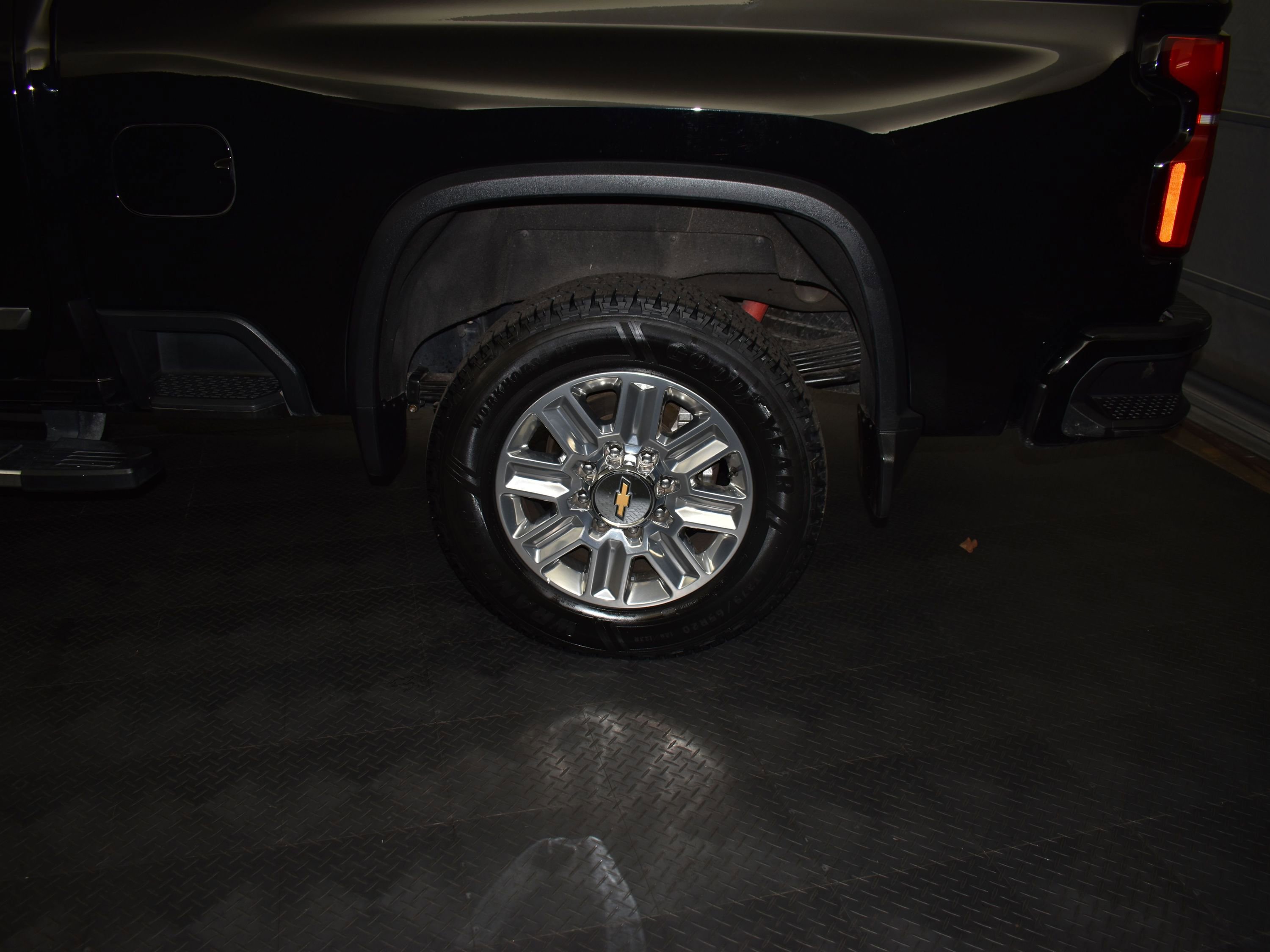 Used 2025 Chevrolet Silverado 2500 High Country w/ High Country Premium Package image 56